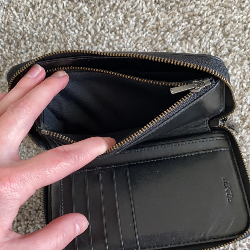 Coach - Picture 5 of 6